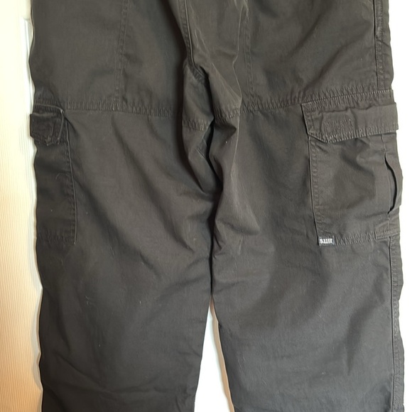 5.11 Tactical Series unisex black tactical cargo pants size 30 waist / 32 length - Picture 9 of 13